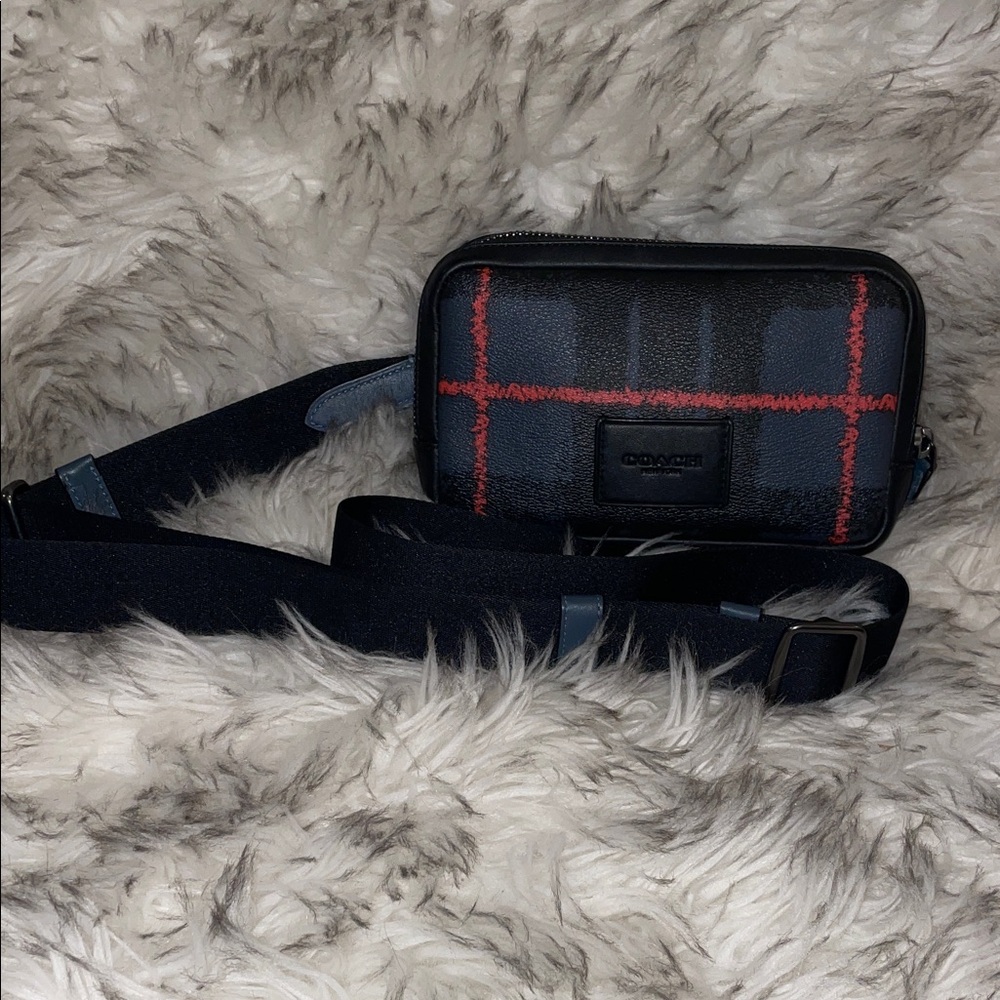 COACH CARRIER PHONE CROSSBODY WITH WINDOW PANE PLAID PRINT (COACH C6819)
